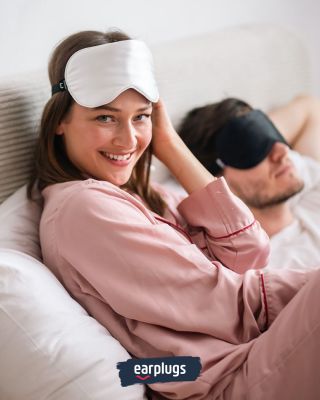 Masca de somn Masha “Dark in Here” îți oferă întuneric total și confort maxim 🧘🏻‍♀️. Este perfectă nu doar pentru nopțile...